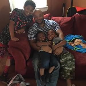 Meet your Posher, Derron